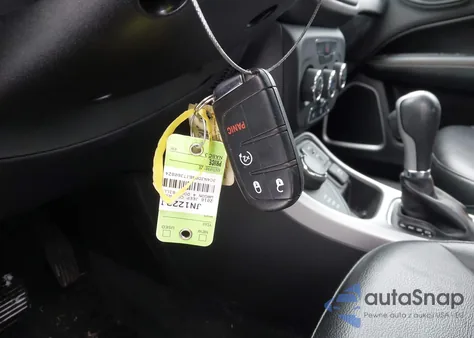 2018 Jeep Compass Latitude 4X4 из США, поврежденный, VIN 3C4NJDBB6JT360824